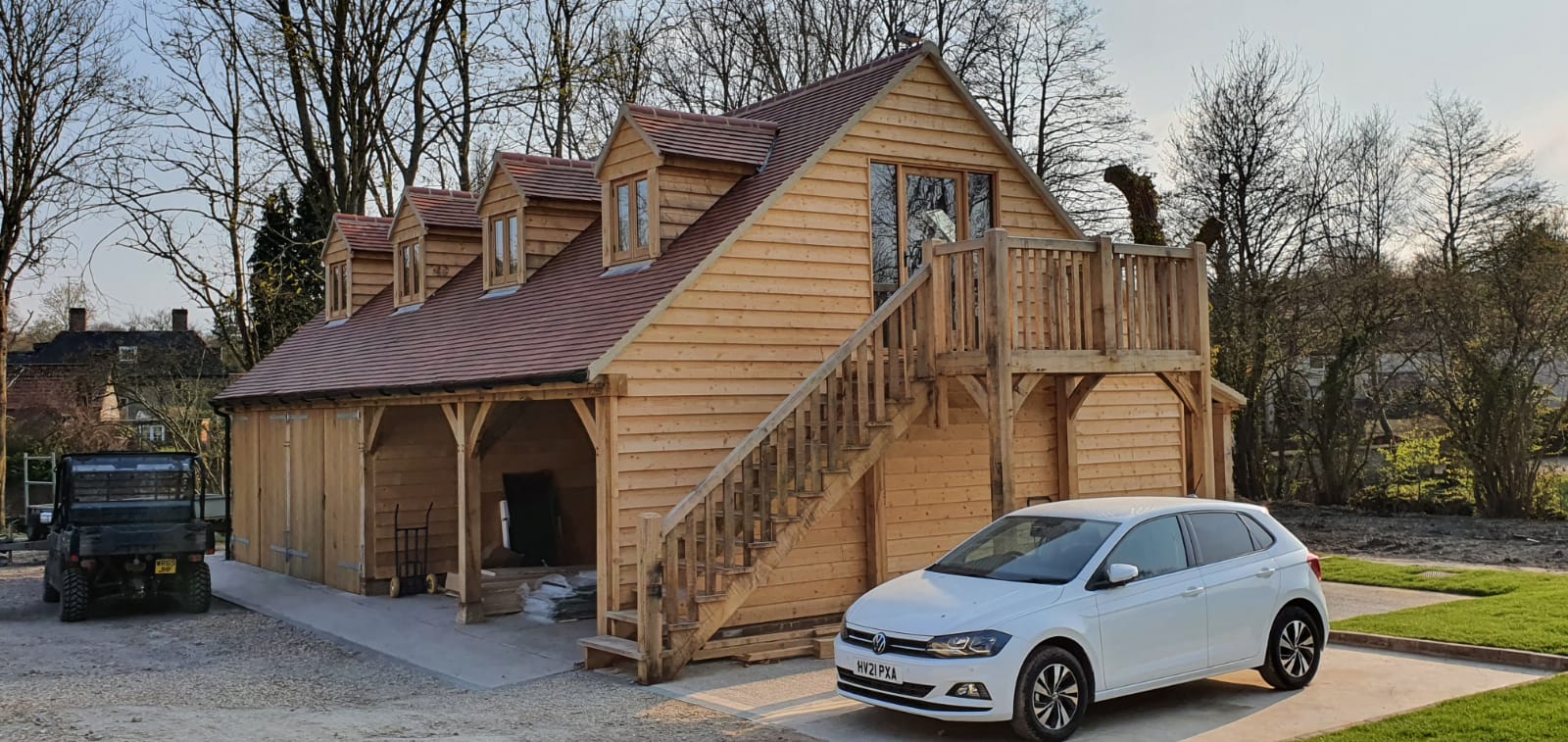 bespoke oak framed garage with first floor